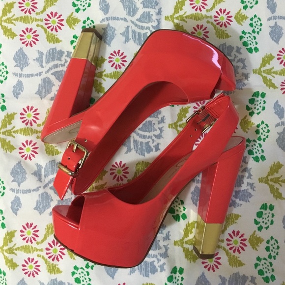 🚨LAST CHANCE🚨Jessica Simpson Peep Toe Platforms
