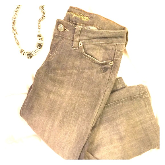 American Eagle Gray Capris