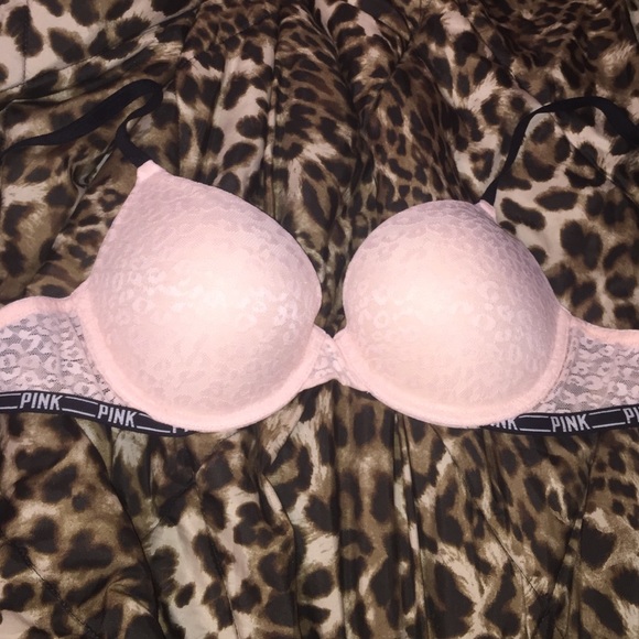NWOT VS pink bra