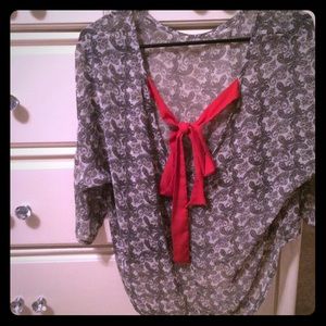 Paisley back bow shirt
