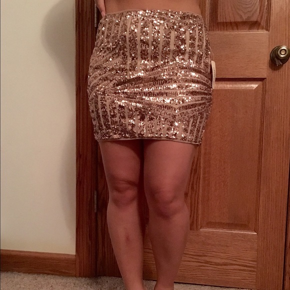 Gold Sequined Body-con Skirt.