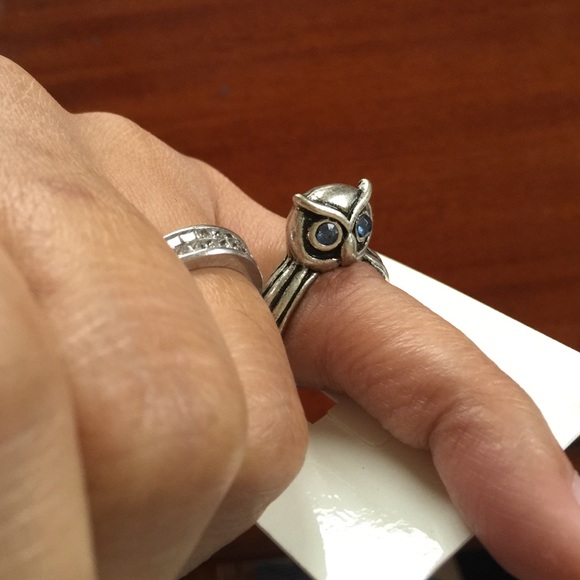 Ring - Picture 3 of 4