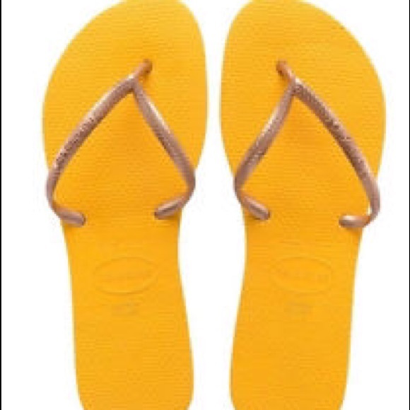 Havaianas Flip Flop Sandals a Must for Summer☀️ - Picture 2 of 4