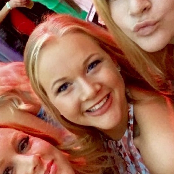 Meet your Posher, Megan - Picture 1 of 1