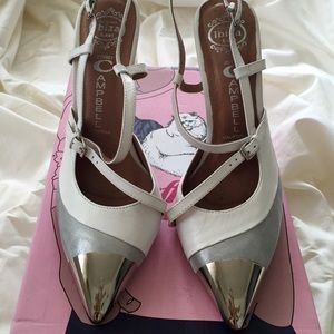 Jeffery Campbell Seki Pumps, White with silver toe