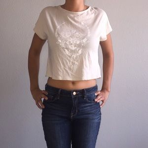 •Kendall & Kylie T-shirt w/bull design•