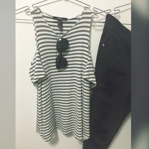 Forever 21 black & white cut out shoulder top NWOT