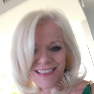 Meet your Posher, Lora