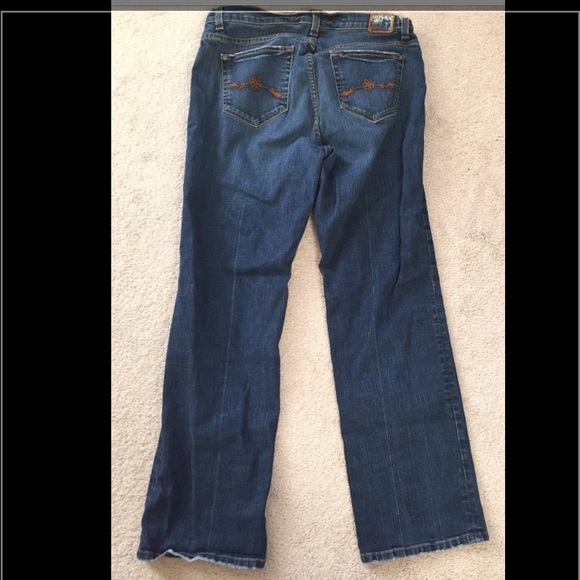VIKKI VI BLUE JEANS SIZE 16