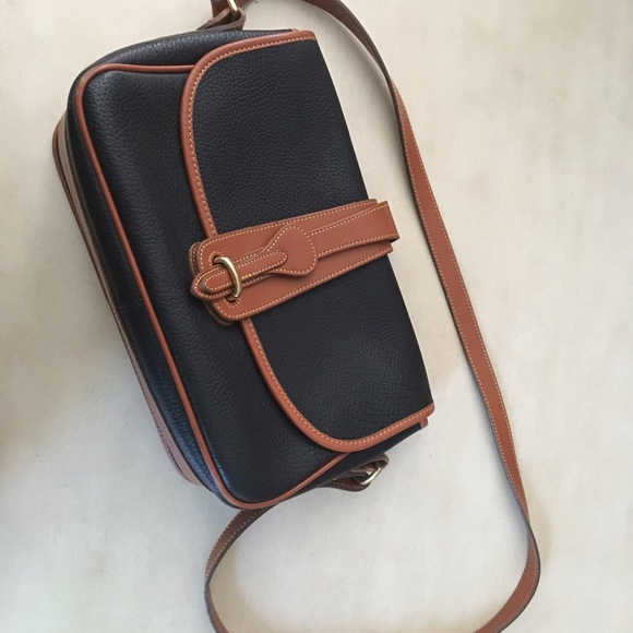 🚫🚫SOLD🚫🚫🐥🐥Dooney & Bourke🐥🐥 Purse - Picture 2 of 4