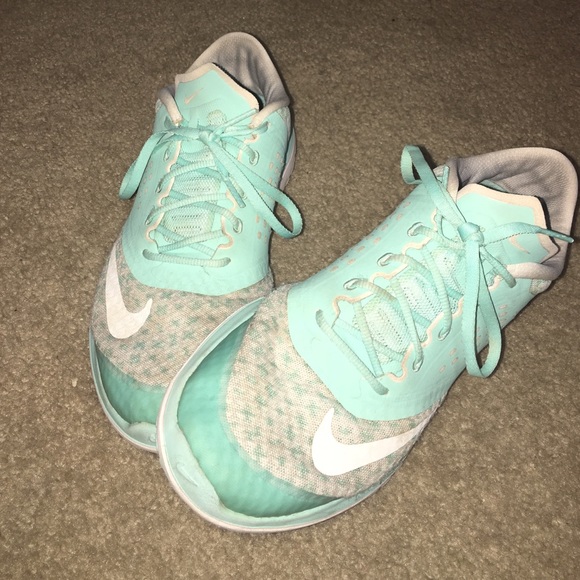 Nike tennis shoes
