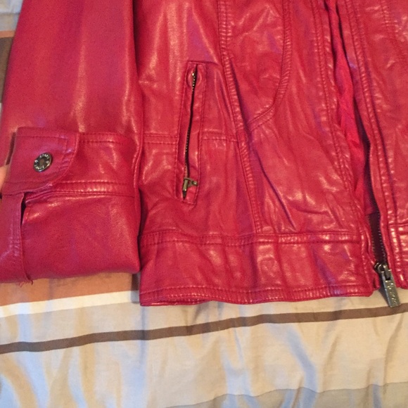 sassy red leather jacket - Picture 3 of 4