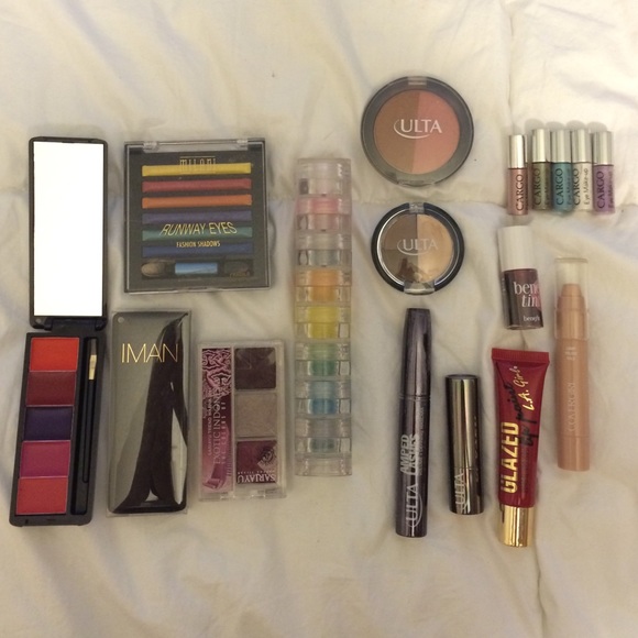 Makeup lot, 17 pieces, varied brands OBO