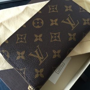 Louis Vuitton zippy compact new model