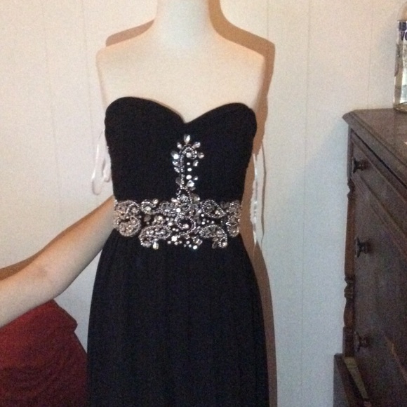 Black Floor Length Formal Prom Dress