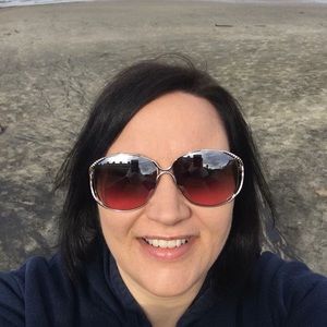 Meet your Posher, Janis