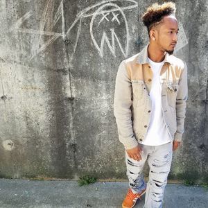 Meet your Posher, Carlos