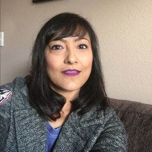 Meet your Posher, Lorena