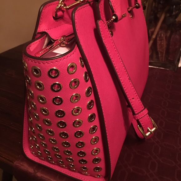 Sold!!!! Michael Kors Selma - Picture 3 of 3