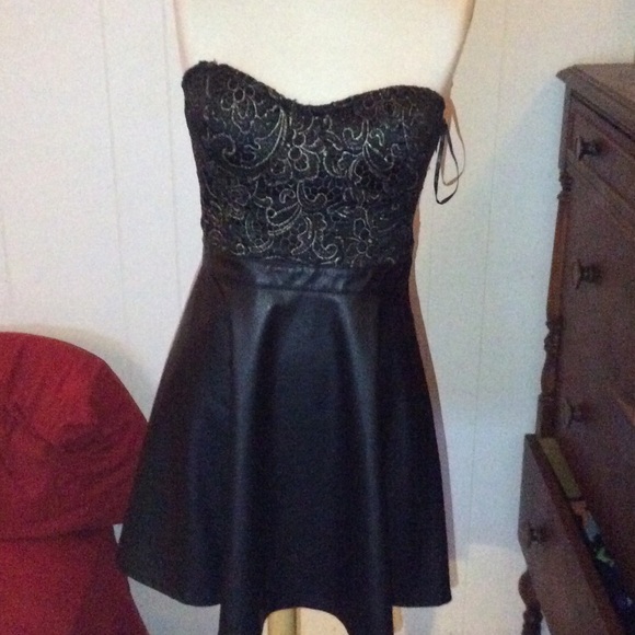 Black pleather strapless