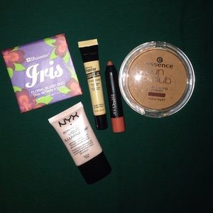 Makeup bundle