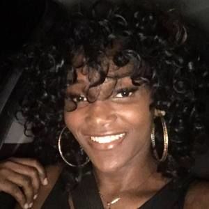 Meet your Posher, Nia