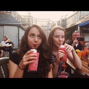 Meet your Posher, Chloe