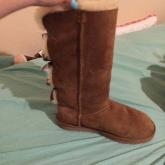 Bailey bow ugg boots - Picture 2 of 4