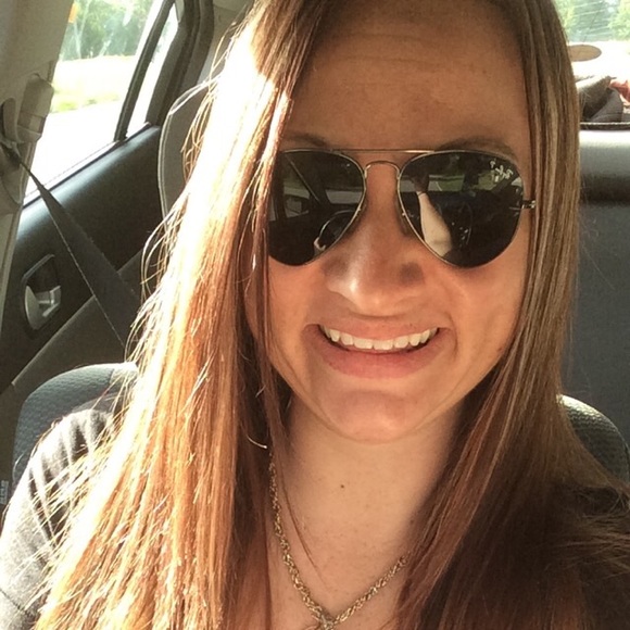 Meet your Posher, Nikki - Picture 2 of 4