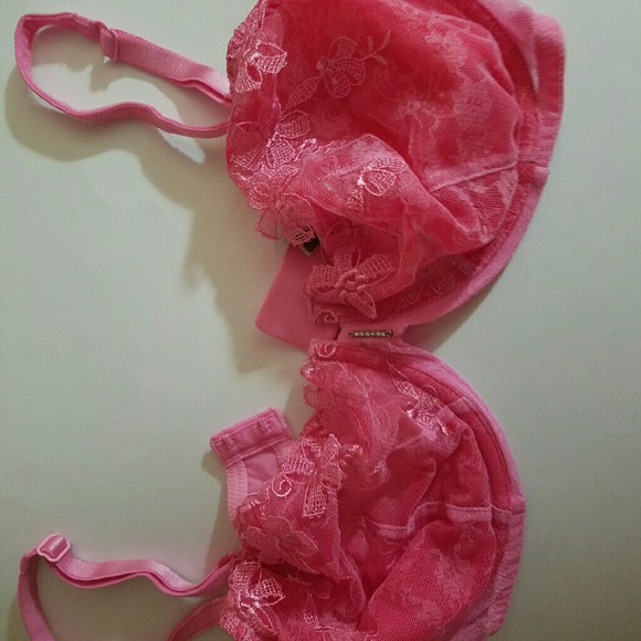 Never worn Victoria's Secret lace bra