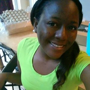 Meet your Posher, Dominique