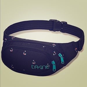 Dakine waist/hip pack in new condition. No tags.