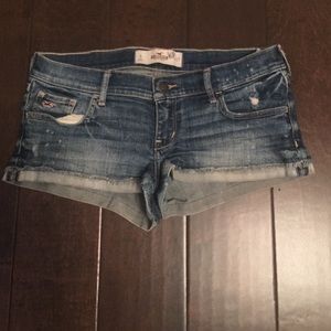 Hollister size 5 - 27 inch waist, shorts