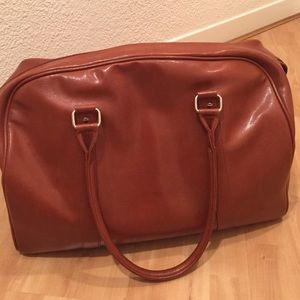 Toss luggage, great as gym bag/overnight/weekend