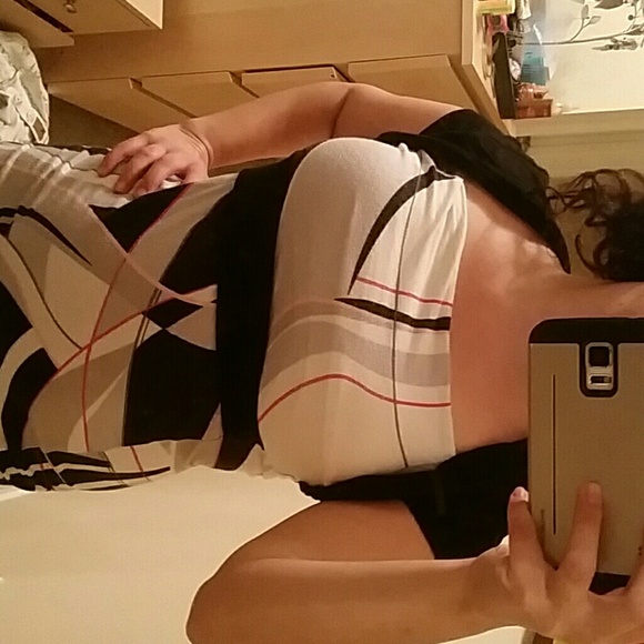 Cute top! - Picture 2 of 3