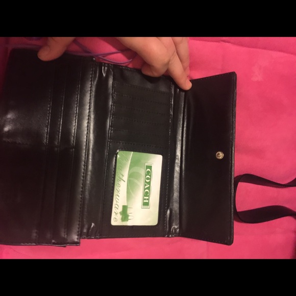 Brand new coach wallet - Picture 4 of 4