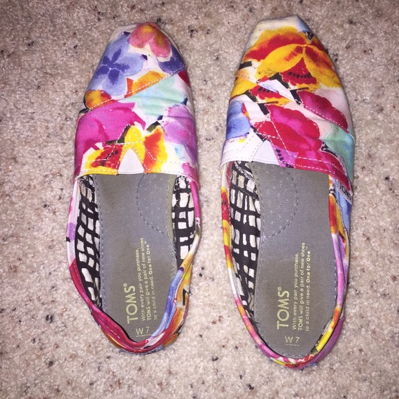 TOMS Shoes - FINAL PRICE ❤️ Exclusive Floral Print TOMS