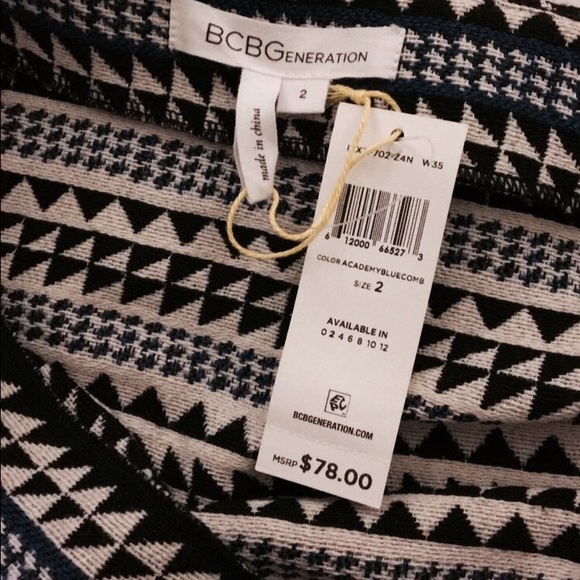 NWT BCBGeneration Mini Skirt with Slit Size 2 - Picture 4 of 4