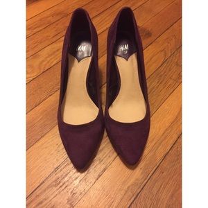 Plum suede pointed heels