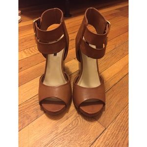 Block heel sandals