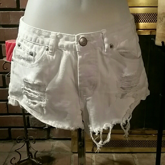 🚫SOLD!🚫 Cotton On - White Frayed Shorts Sz 4