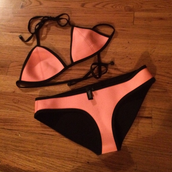 Cute barely worn coral TRIANGL bathing suit 👙🌊☀️