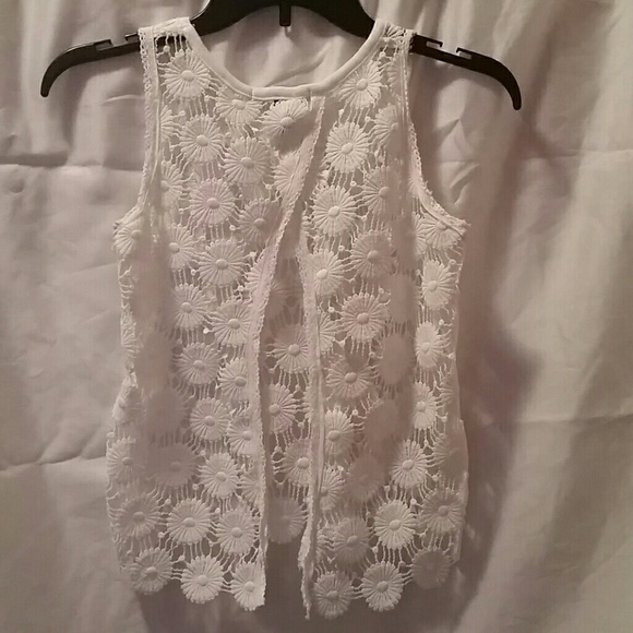 White top - Picture 2 of 2