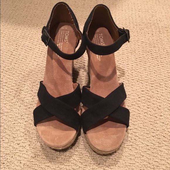 NEW TOMS Black Strappy Wedge Heels Sandals size 10