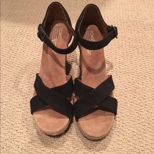 NEW TOMS Black Strappy Wedge Heels Sandals size 10