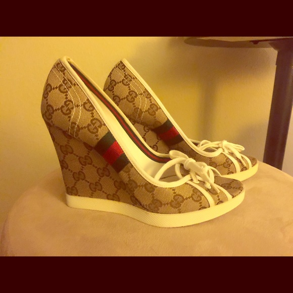 Genuine Gucci sporty wedge sandals "GG" canvas