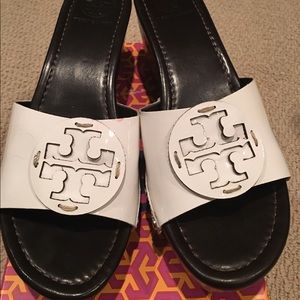 Tory Burch "Patti Wedge Patent" White Size 10