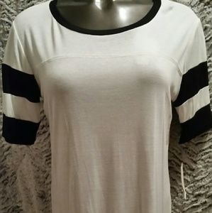 SOLD~~~REBELLIOUS TEE~SILKY THIN~LARGE