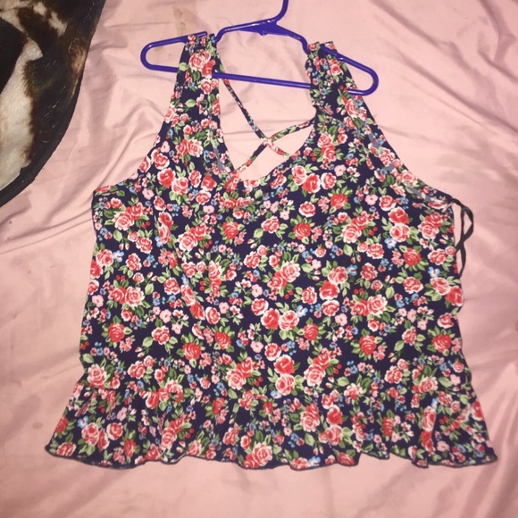 Floral blouse! Very cute and new!