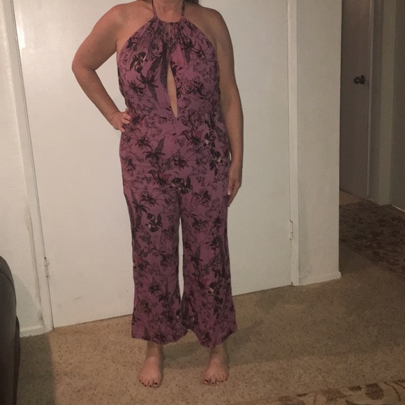 HP 9/6/16🦄 LAST ONE 💜TWISTED HALTER JUMPSUIT - Picture 4 of 4